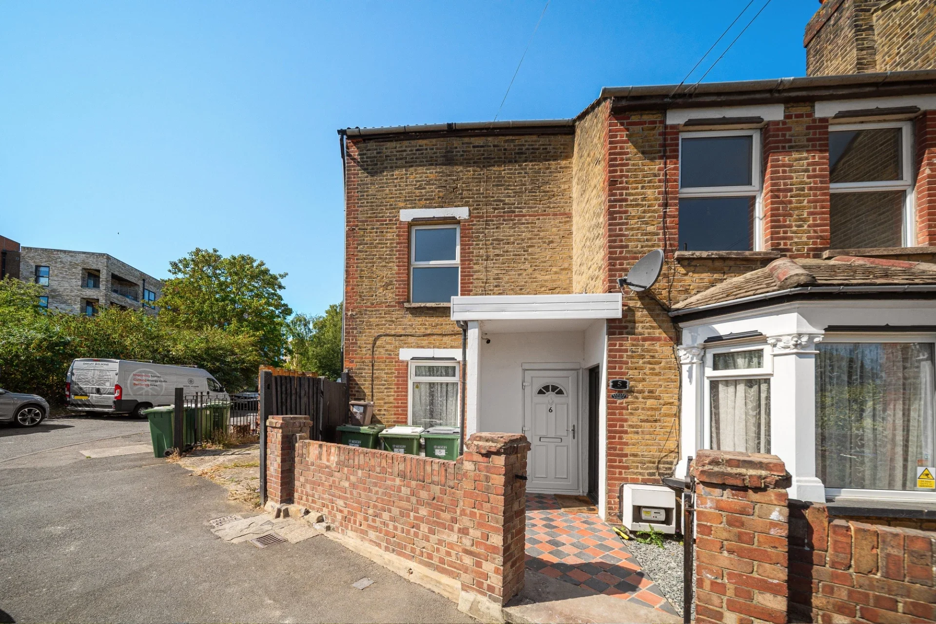 Flat Bexley High Street in Greater London