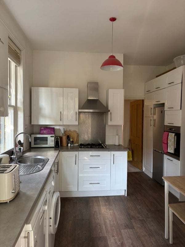 Room Edgeley Road in Greater London