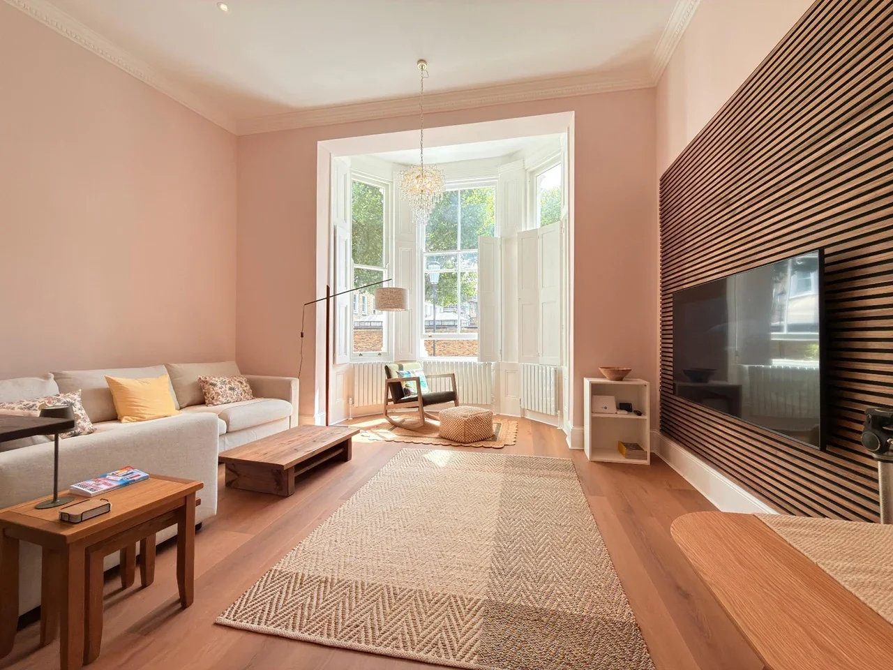 Flat Penywern Road in Greater London
