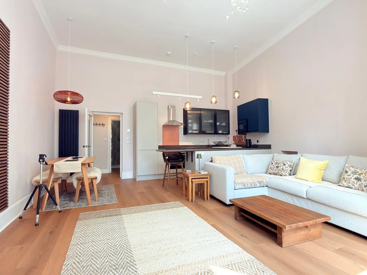Flat Penywern Road in Greater London