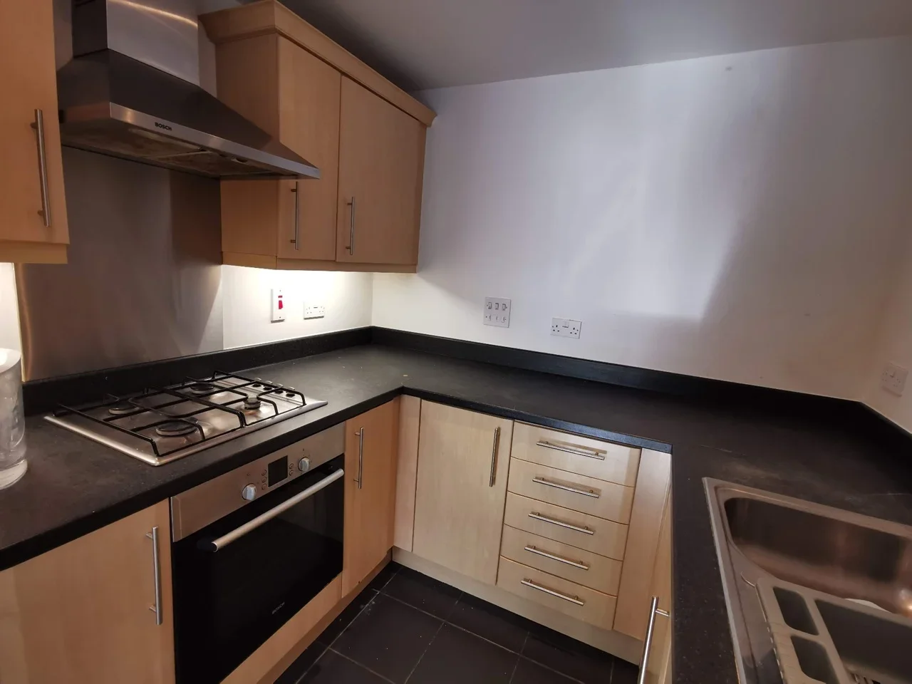 Flat Pancras Way in Greater London