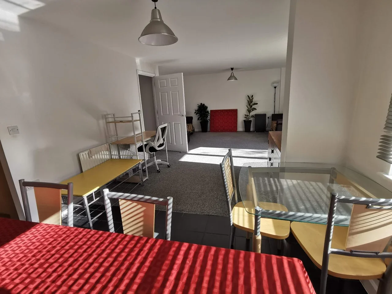 Flat Pancras Way in Greater London