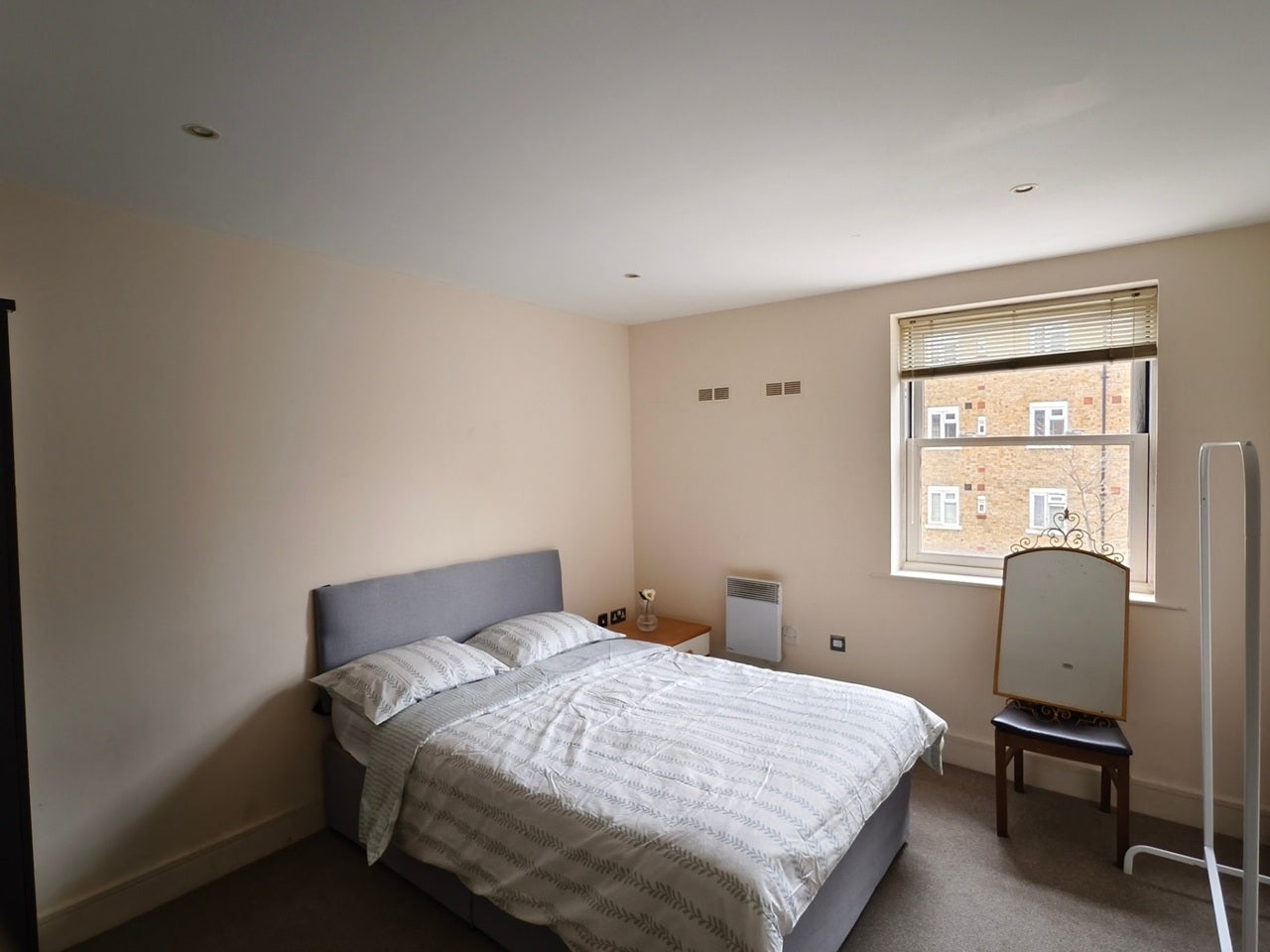 Flat Ashburnham Place in Greater London