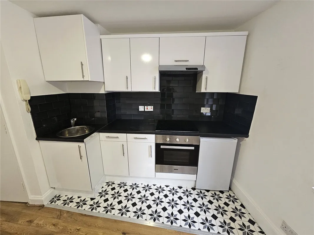 Flat Stapleton Road in Bristol