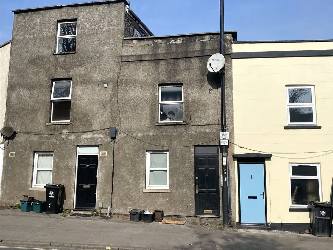 Flat Stapleton Road in Bristol