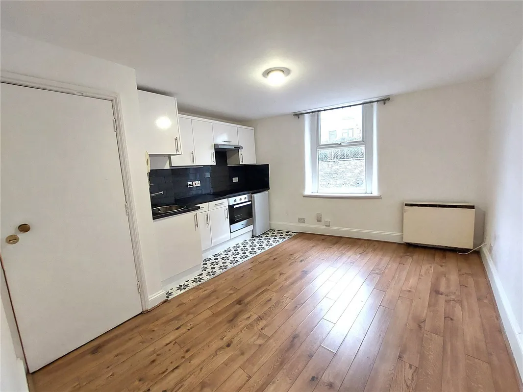 Flat Stapleton Road in Bristol