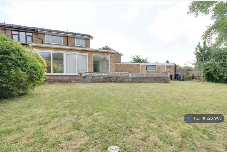 House Palmerston Road in Greater London
