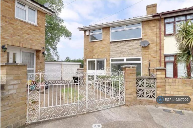 House Palmerston Road in Greater London