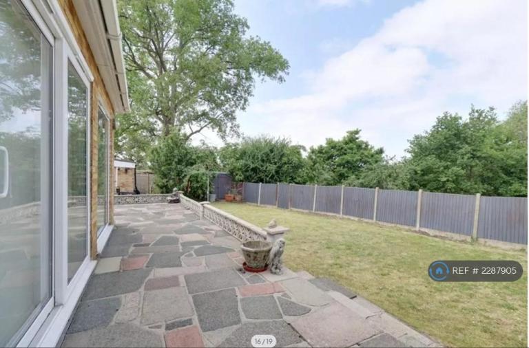 House Palmerston Road in Greater London