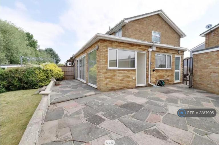 House Palmerston Road in Greater London