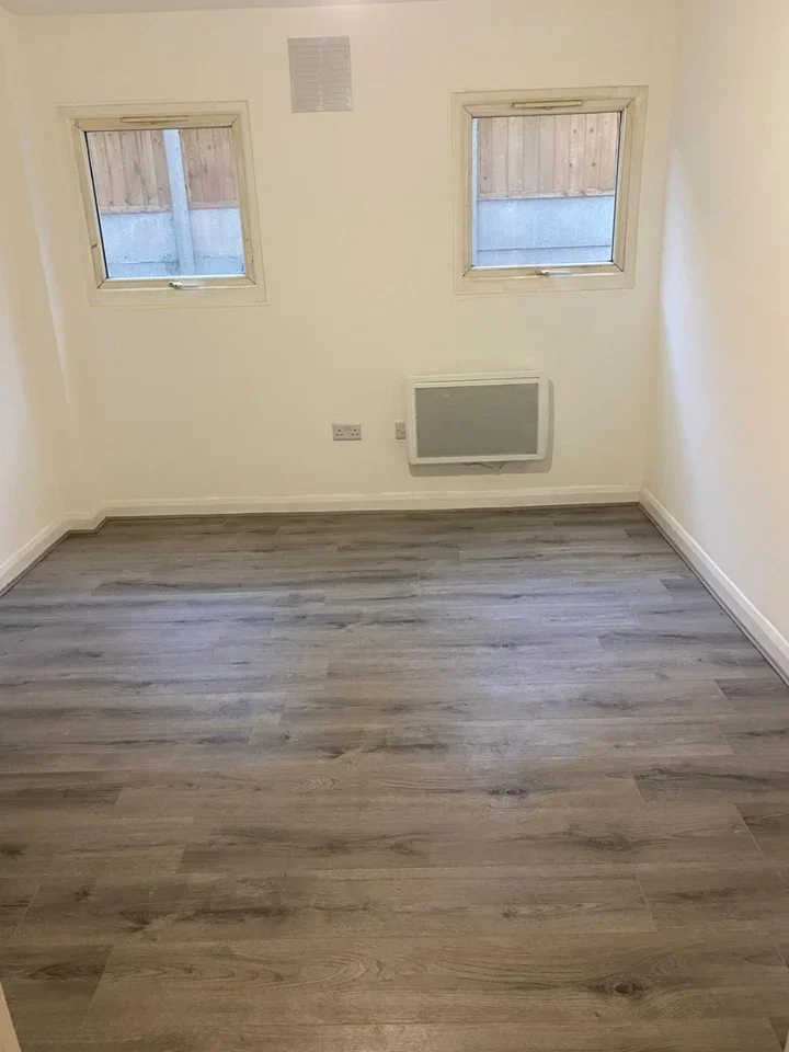 Flat Cranfield Close in Greater London