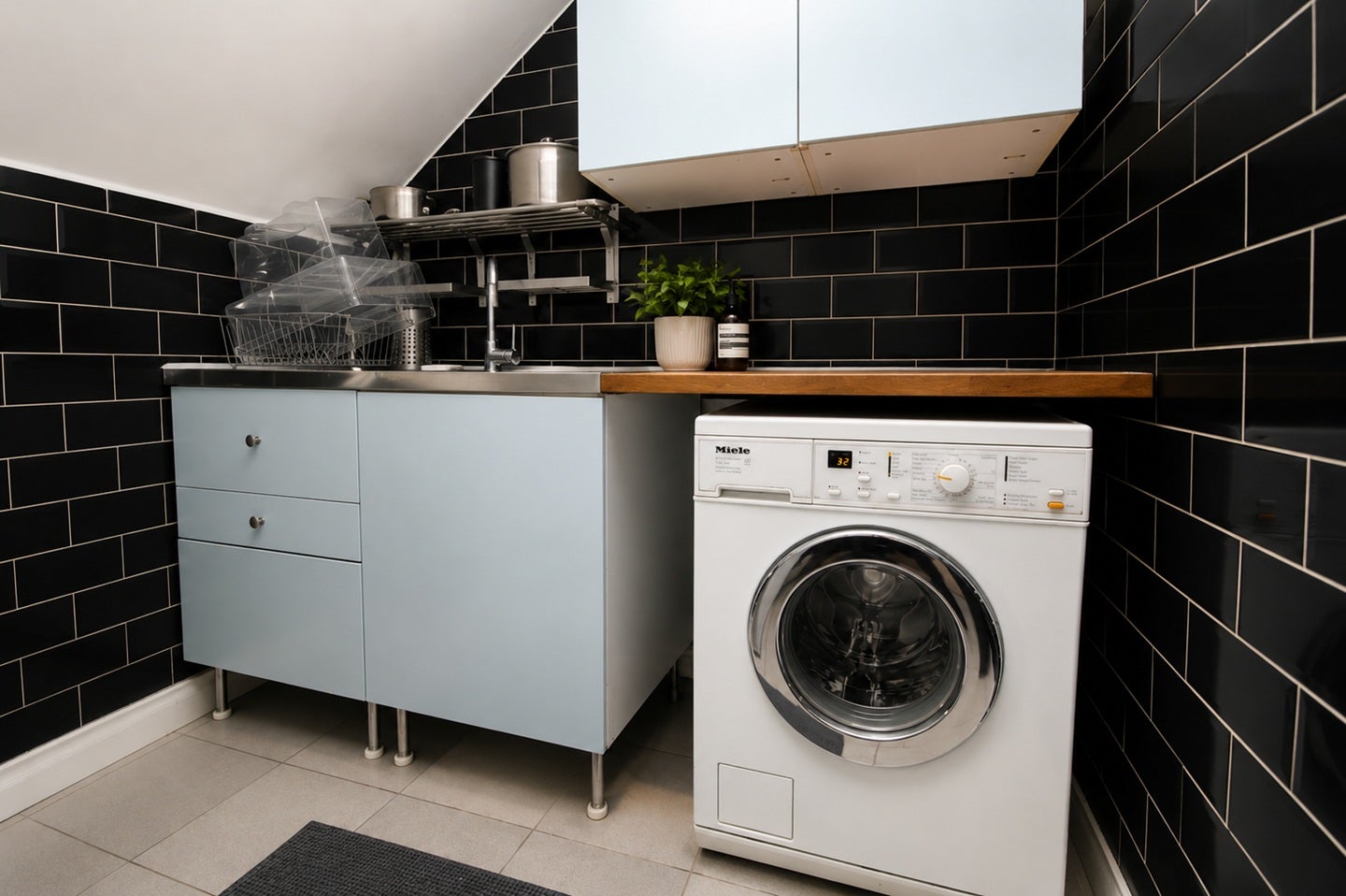 Flat Willesden Lane in Greater London