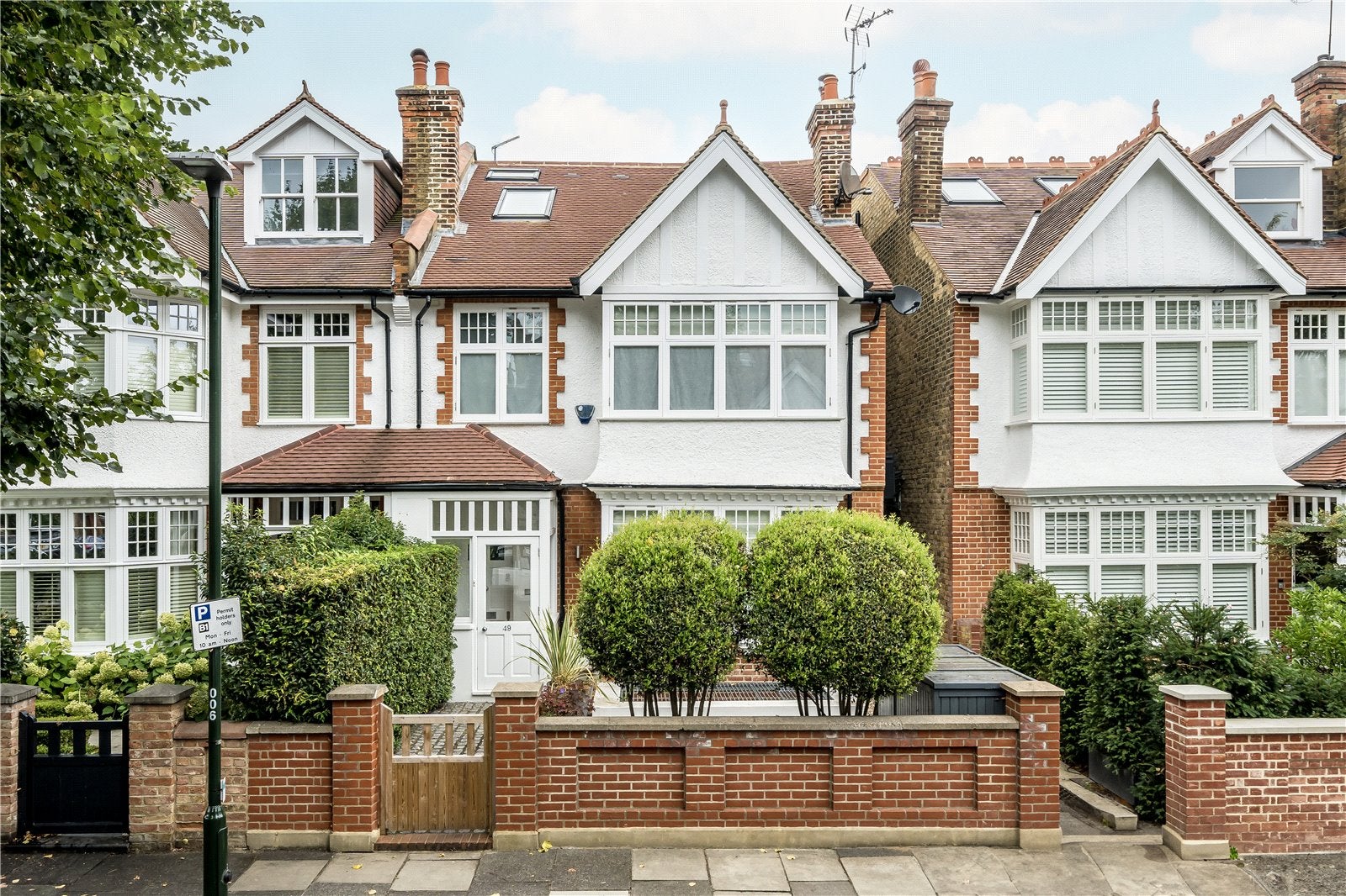 House Melville Road in Greater London