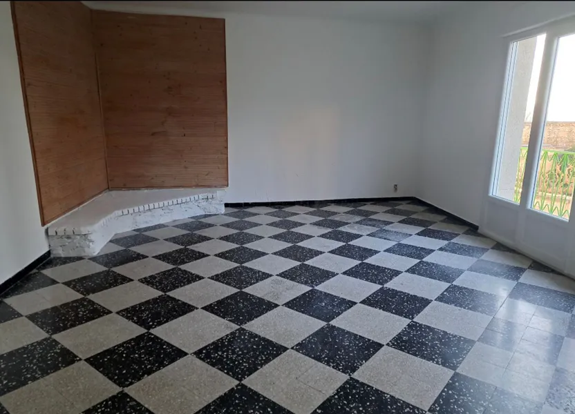 Flat Rue du Cardinal de Cabrières in Cabrières