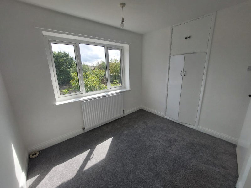 Room Laithes Lane in Barnsley