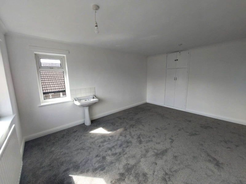 Room Laithes Lane in Barnsley
