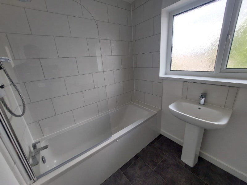 Room Laithes Lane in Barnsley