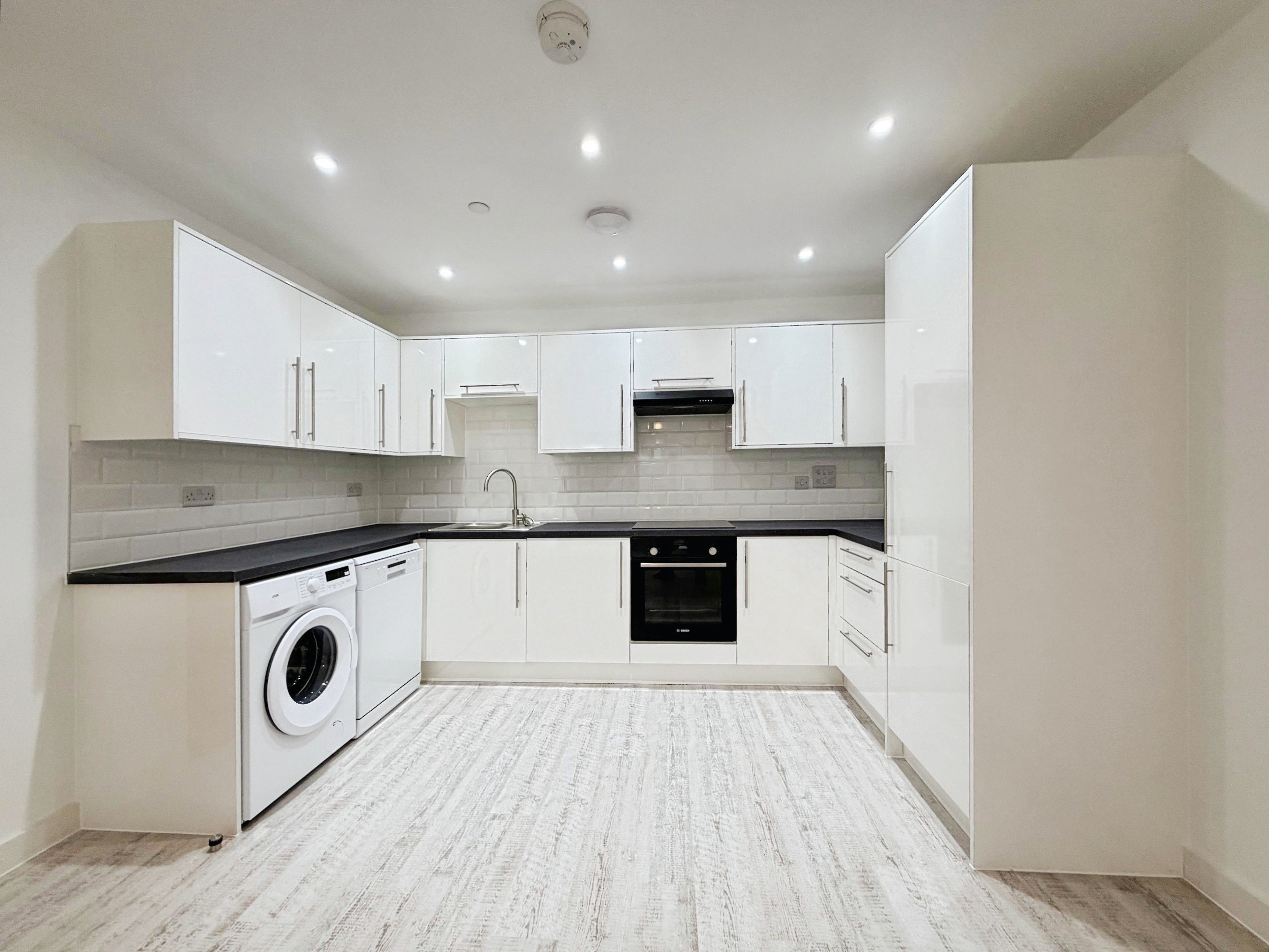 Flat Albert Place in Peterborough