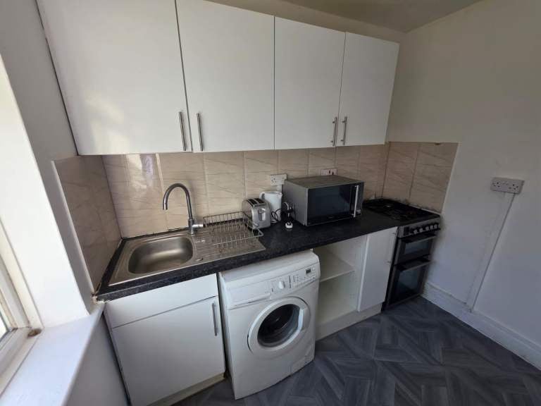 Flat Chester Close in Luton