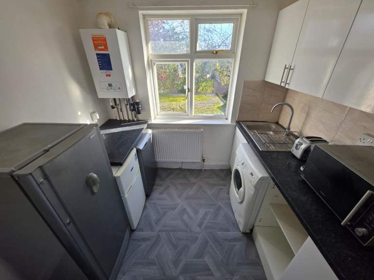 Flat Chester Close in Luton