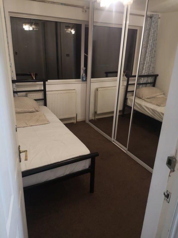 Room Florence Avenue in Maidenhead