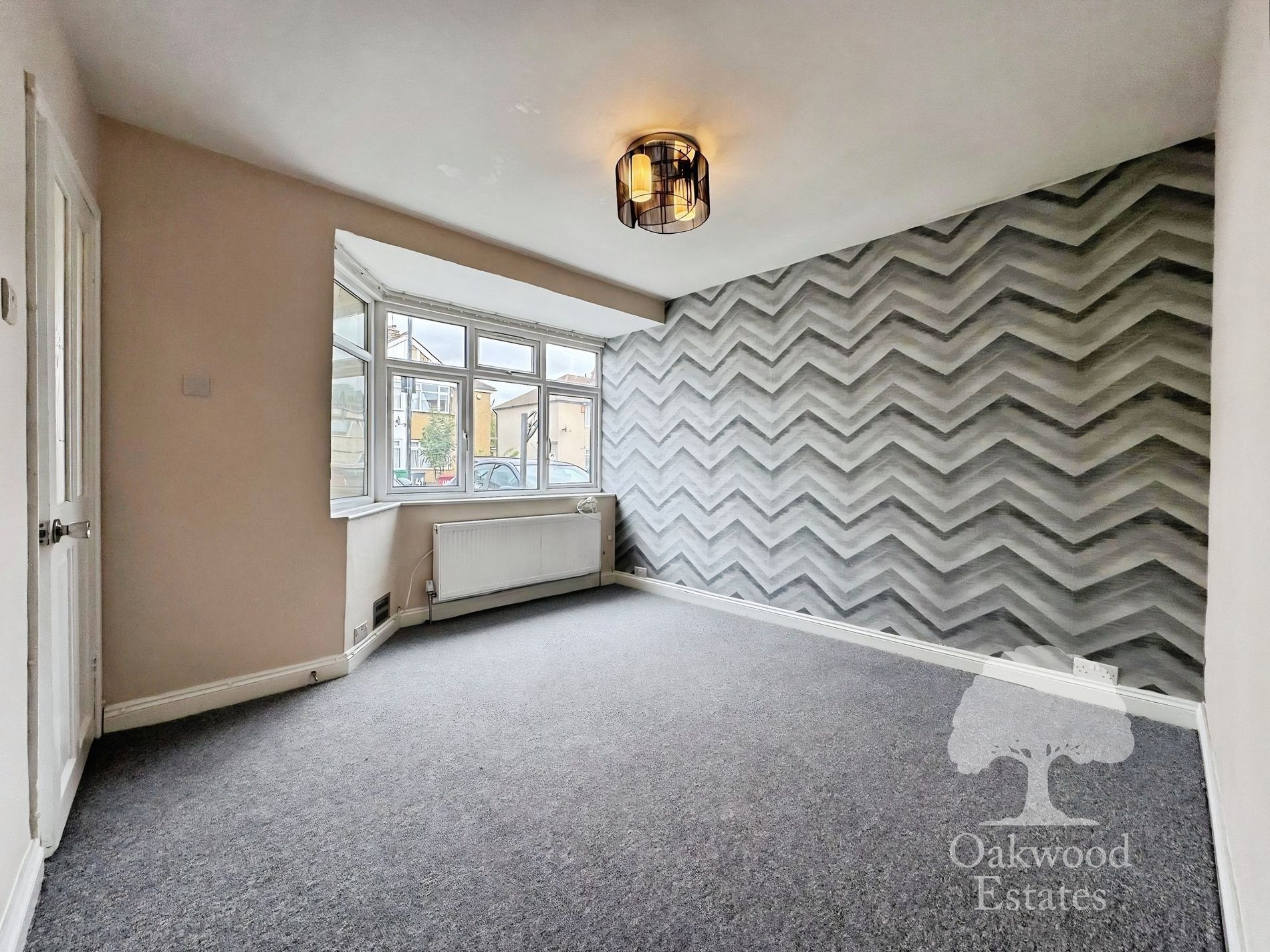 House Salt Hill Way in Slough