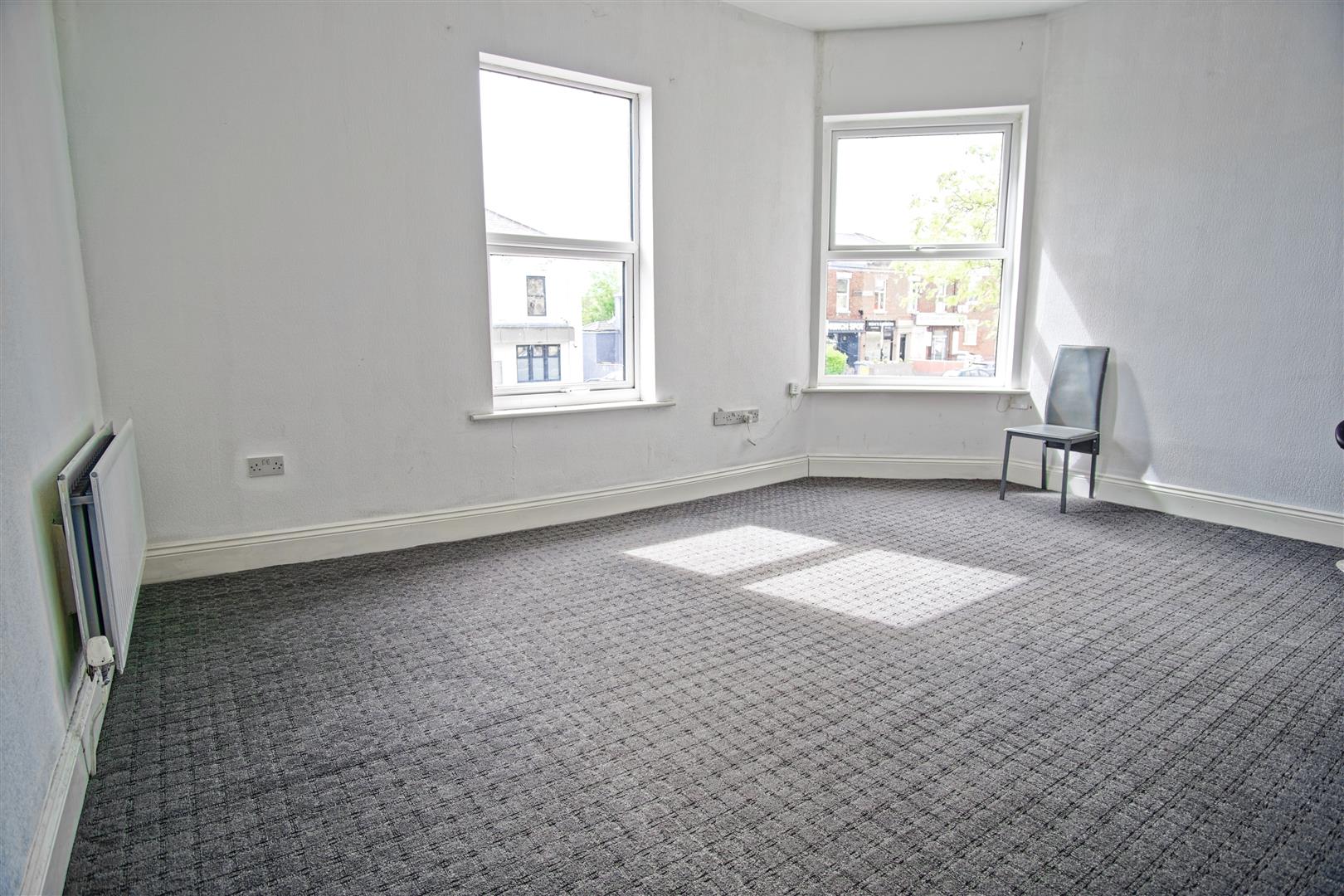 Flat Lovat Road in Preston