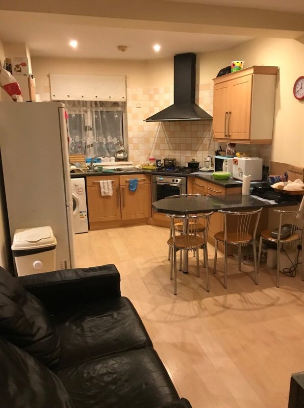 Room White Horse Road in Greater London