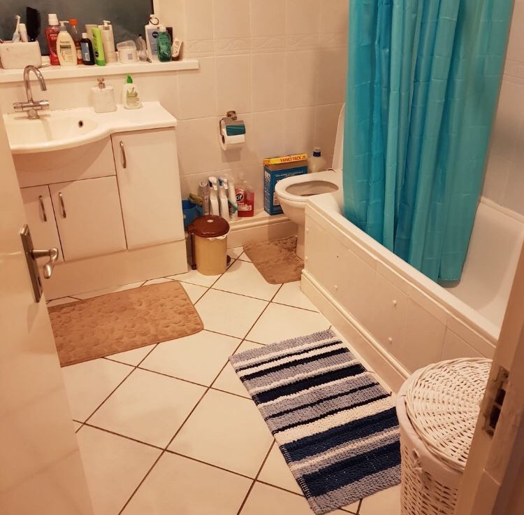Room White Horse Road in Greater London