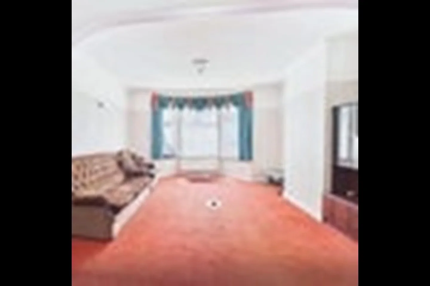 Room Vivian Avenue in Greater London