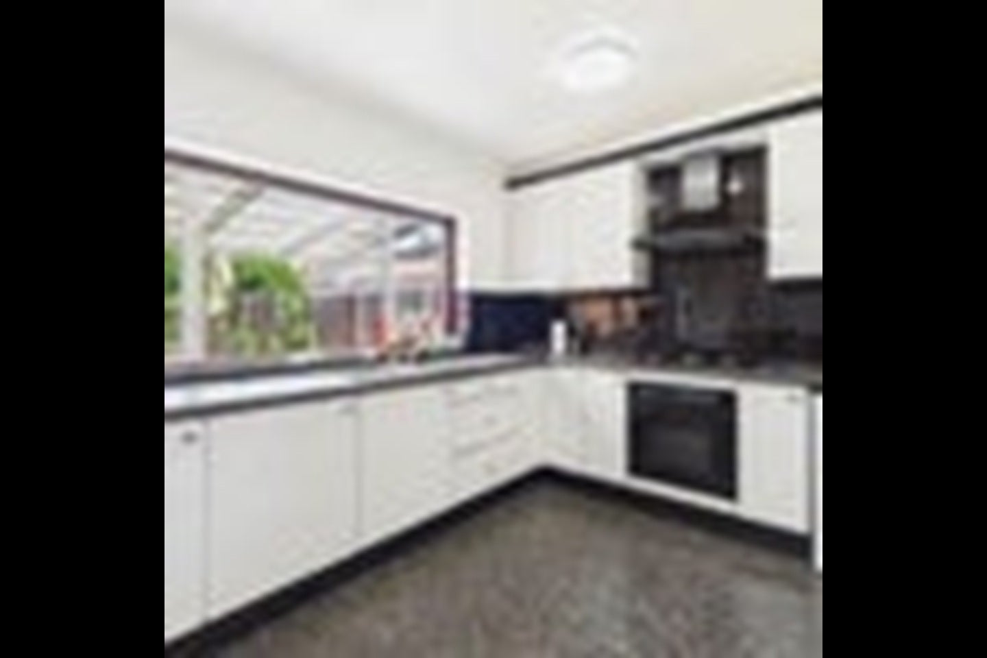 Room Vivian Avenue in Greater London