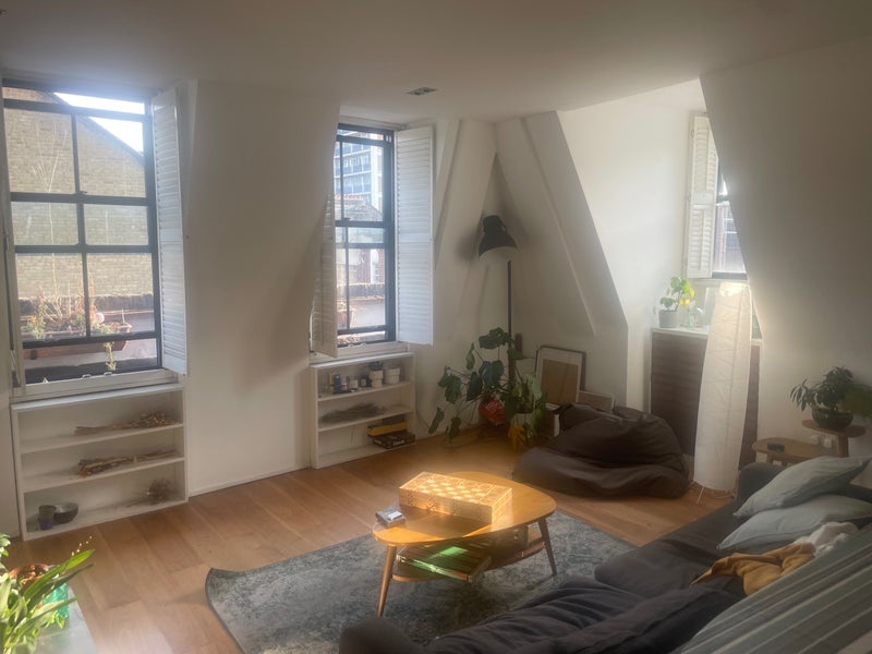 Room Coronet Street in Greater London