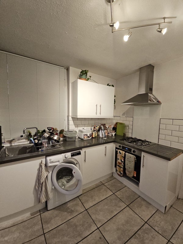 Room Oborne Close in Greater London