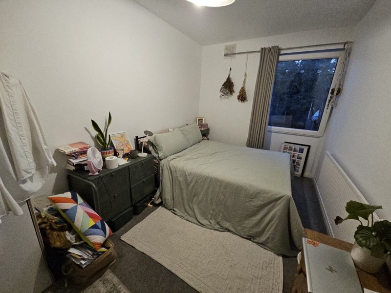Room Oborne Close in Greater London