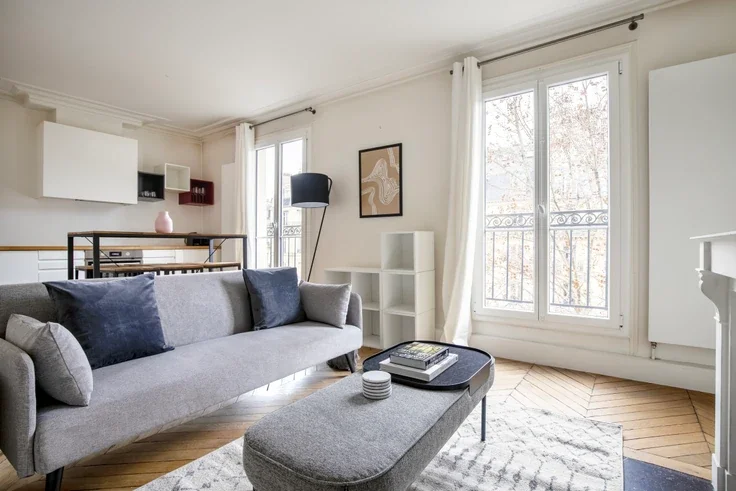 Flat Avenue de Villiers in Paris