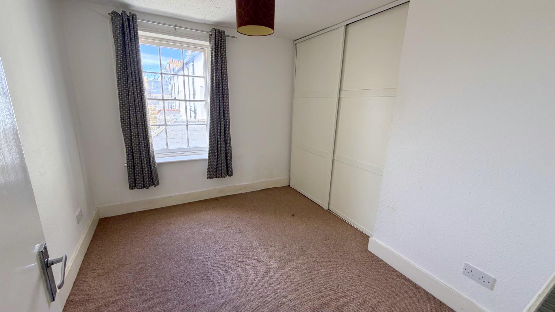 Flat Burlington Place in Eastbourne