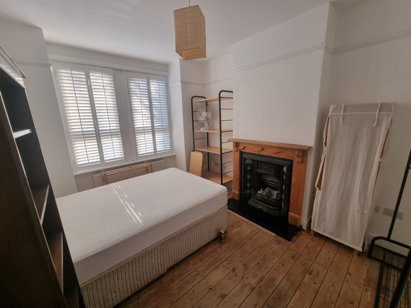 Room Dorien Road in Greater London