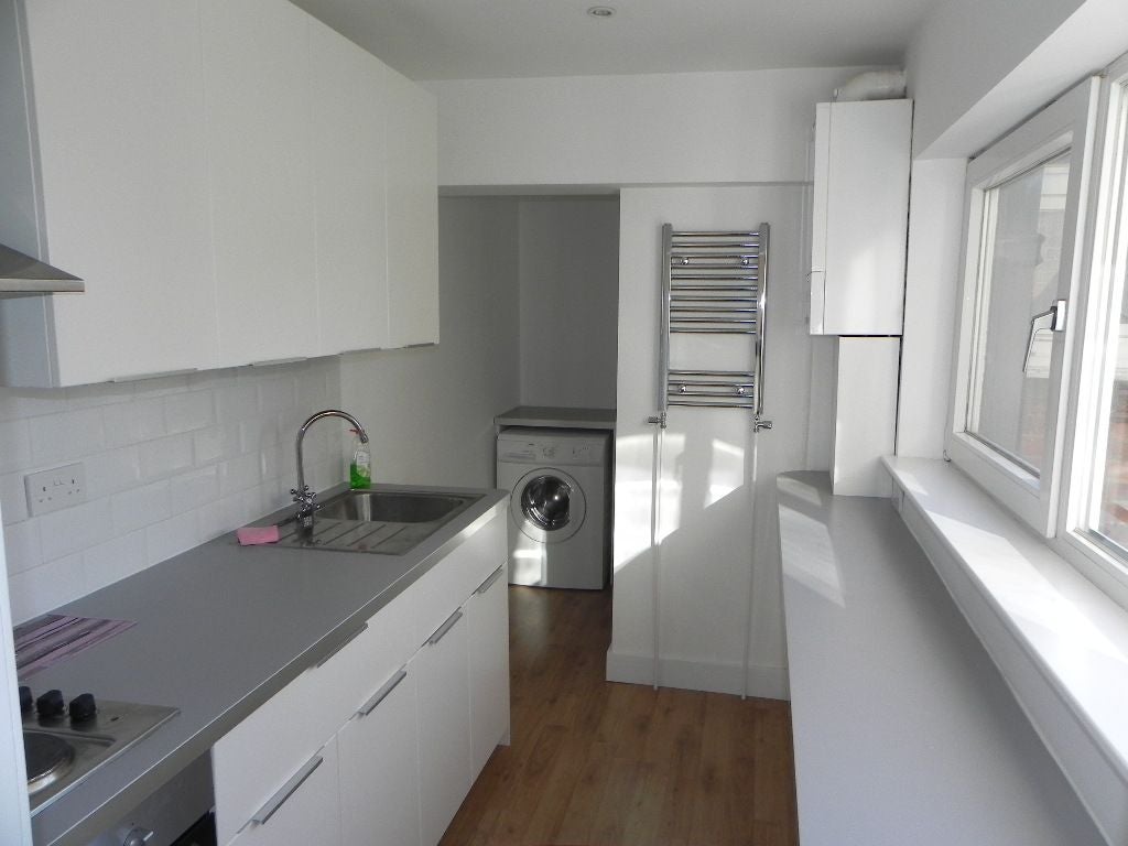 Flat Ludlow Road in Guildford