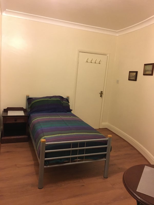 Room Station Road in Greater London