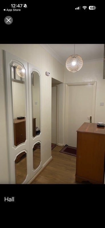 Room Station Road in Greater London