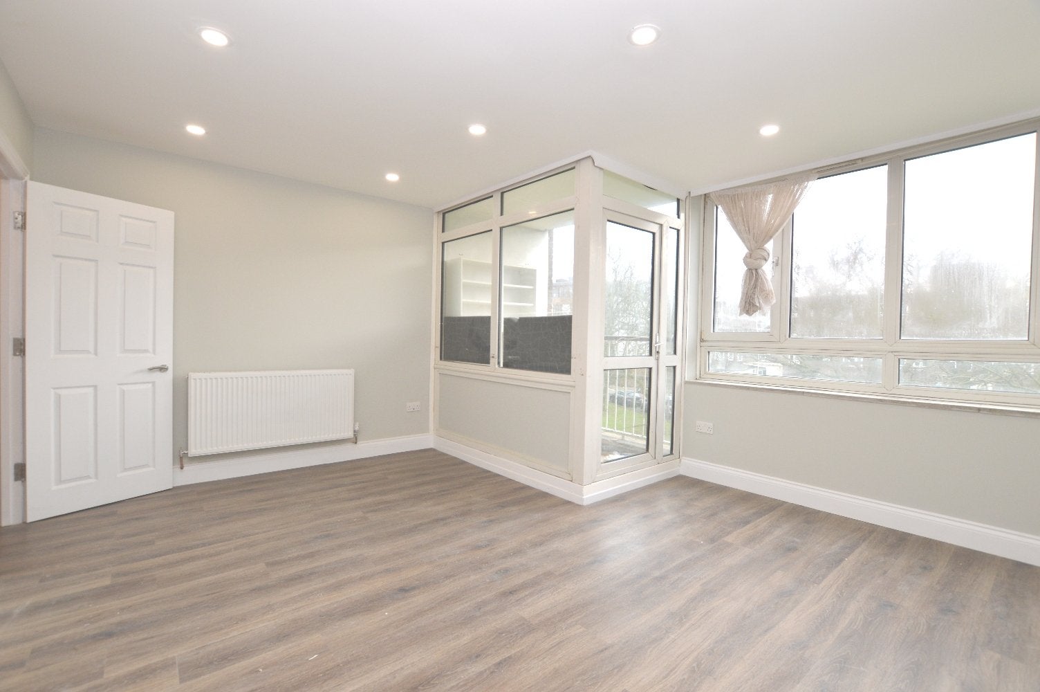 Flat Nunhead Lane in Greater London