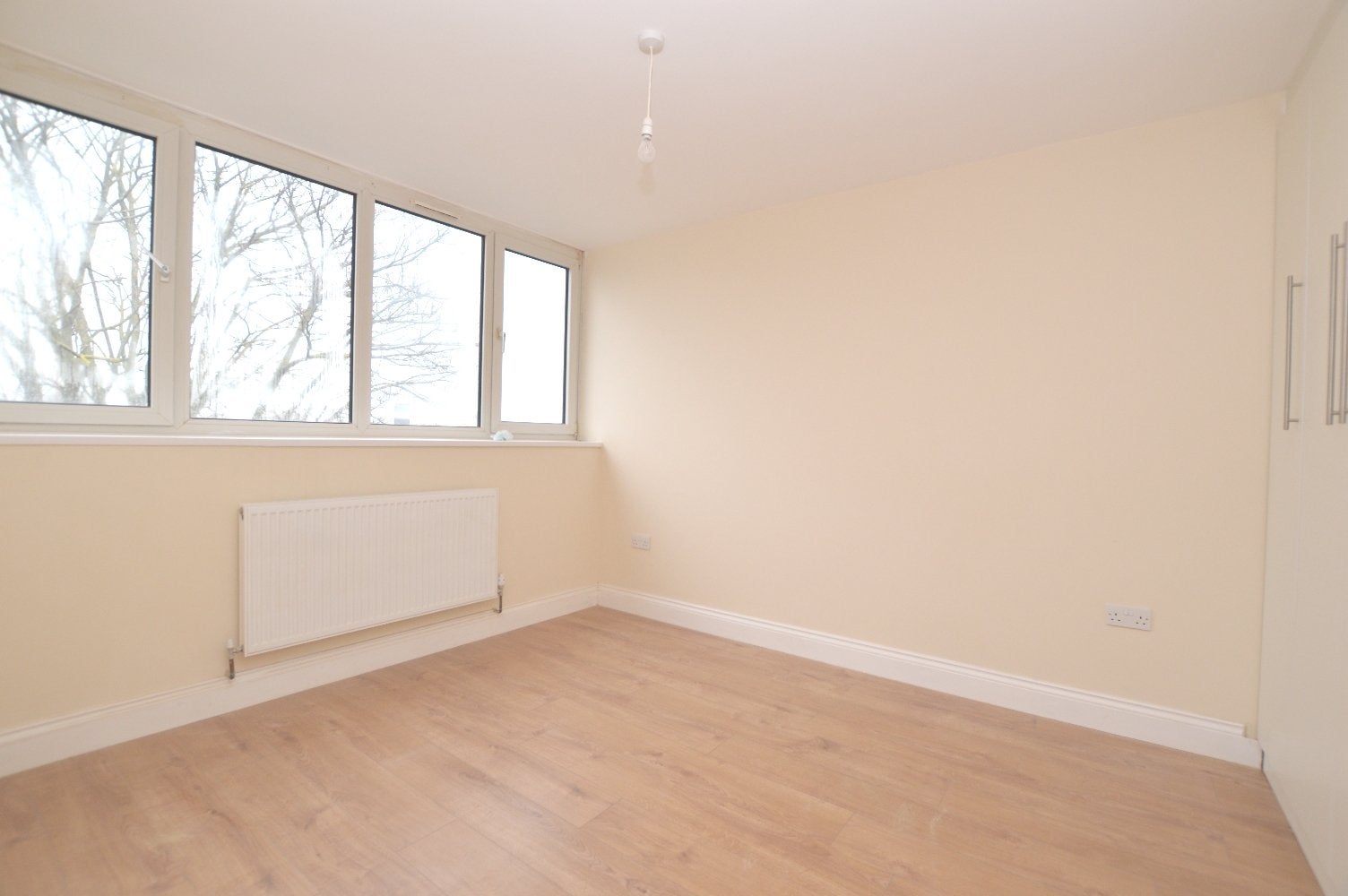 Flat Nunhead Lane in Greater London