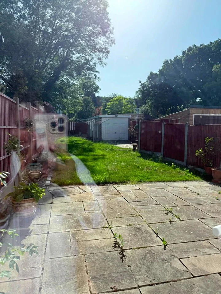 Room Footpath 32 in Greater London