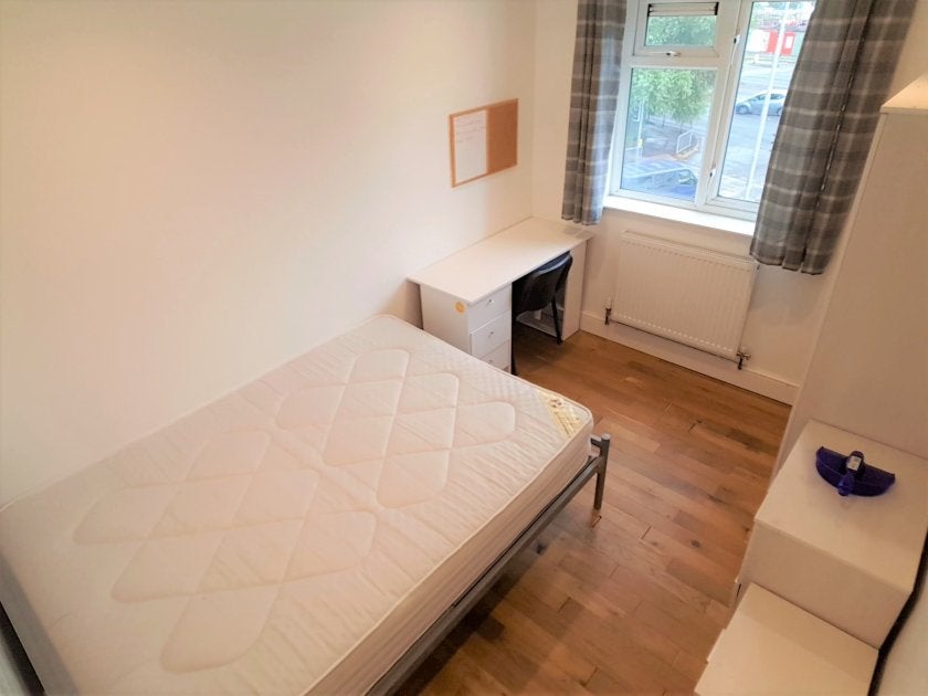 Flat St Illtyd`s Crescent in St Thomas