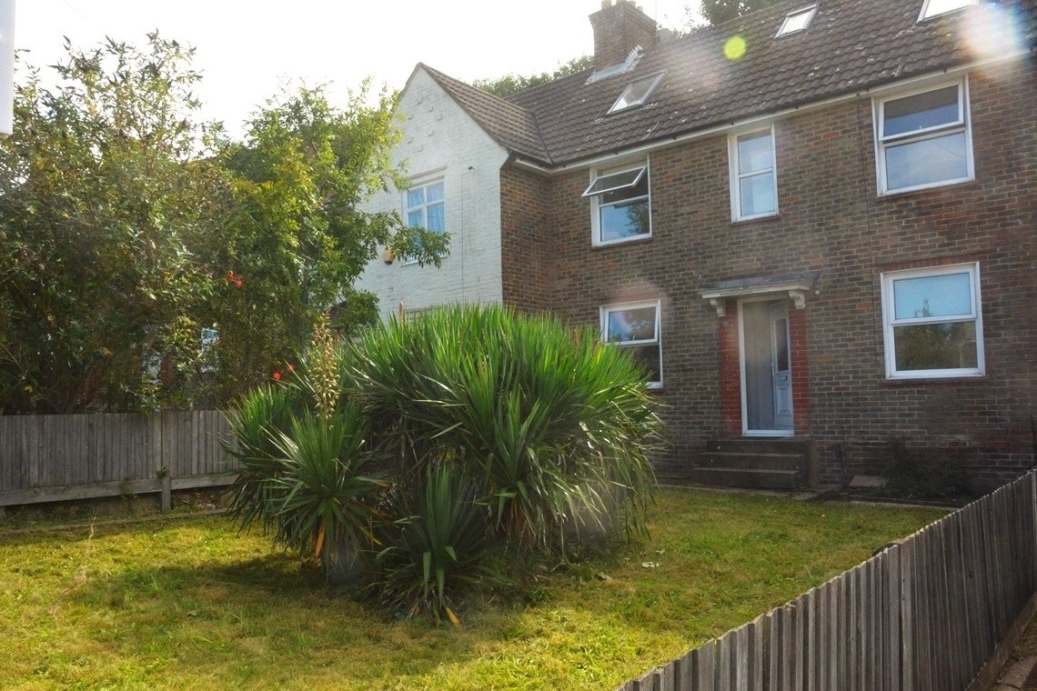 Room Ringmer Road in Brighton