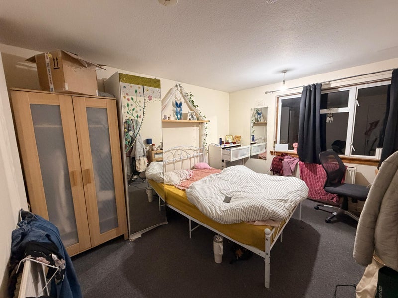 Room Moat Drive in City of Edinburgh