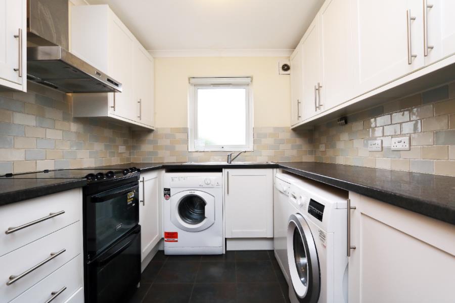 Flat Maplehurst Close in Greater London