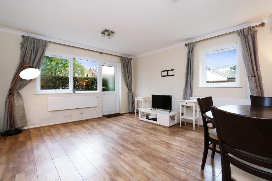Flat Maplehurst Close in Greater London