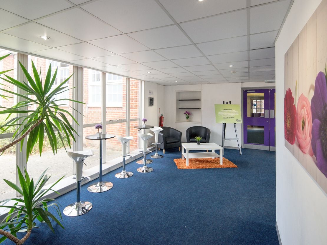 Flat Alexander Road in St Albans