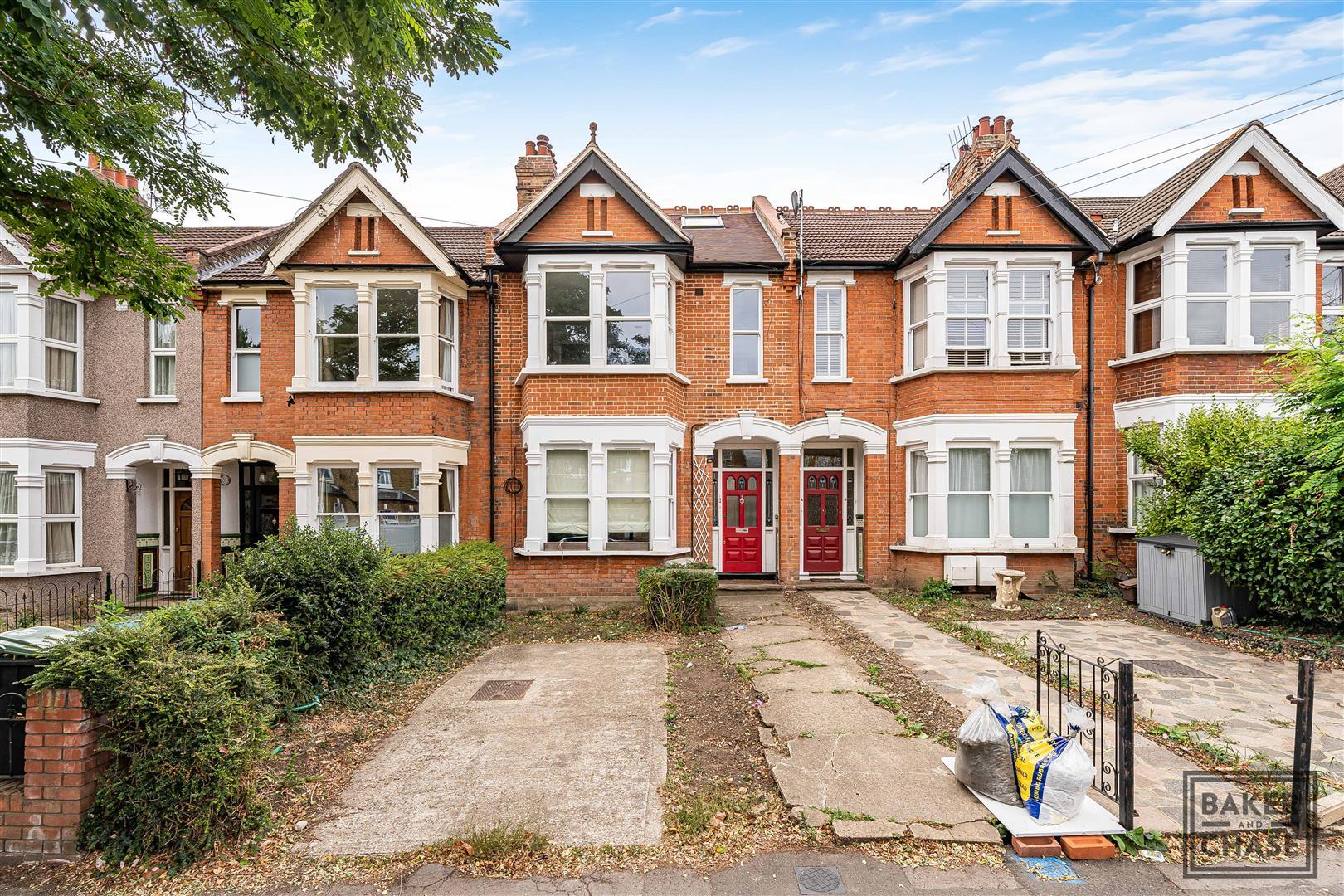 Flat Gordon Hill in Greater London